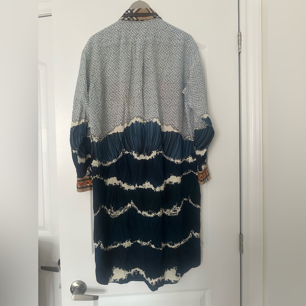 Burberry 100 Silk Seahorse Print Shirt Dress with Heritage Check Collar Cuffs 4 - Picture 8 of 11
